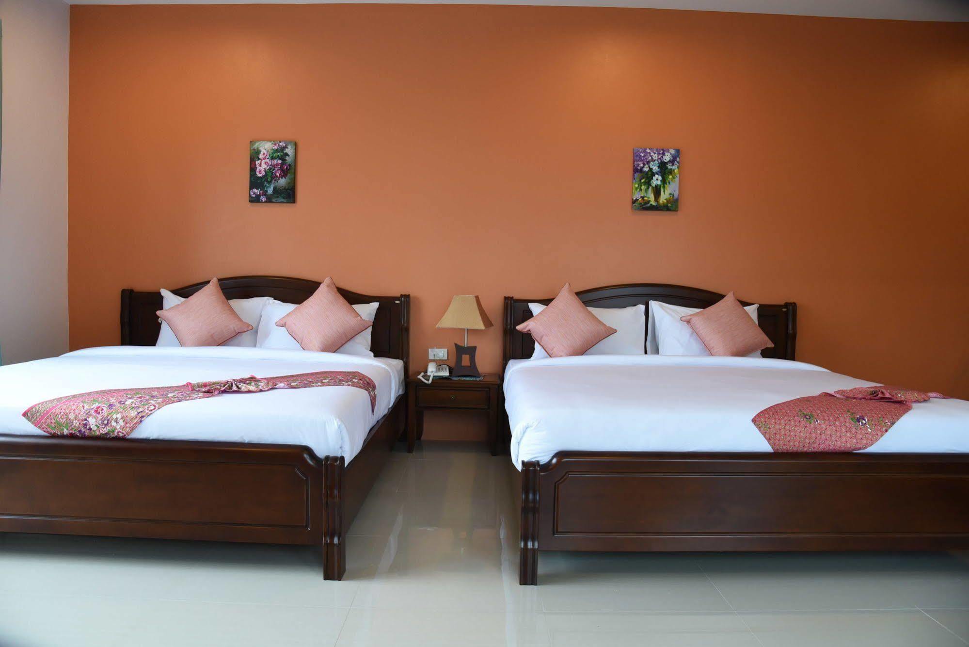 Krabi Phetpailin Hotel Exterior foto